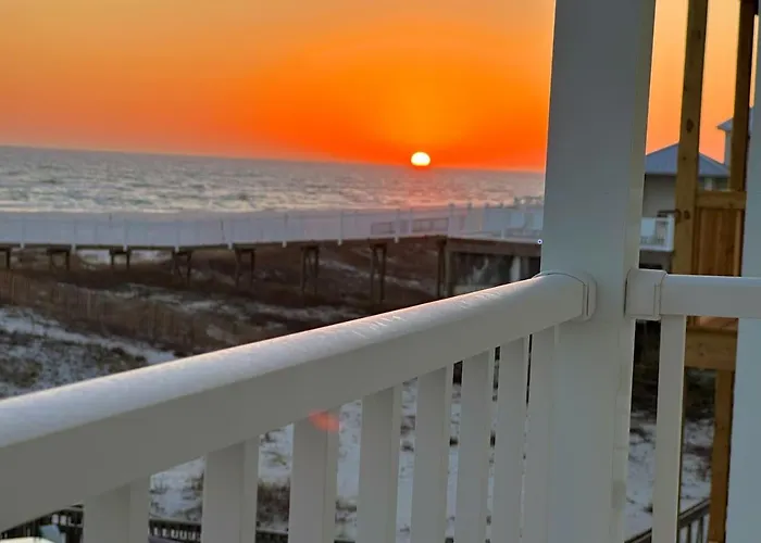 Dolphin View Duplex A Beachfront Pet Friendly Holiday home *