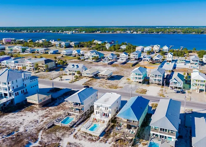 Dolphin View Duplex A Beachfront Pet Friendly Holiday home *
