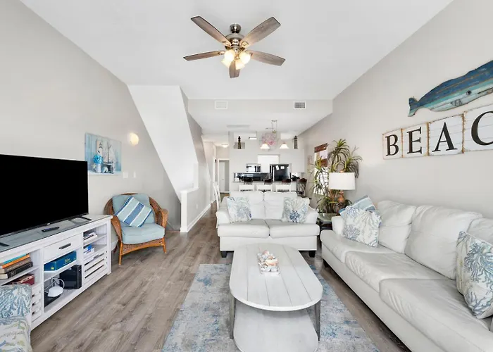 Dolphin View Duplex A Beachfront Pet Friendly Holiday home *