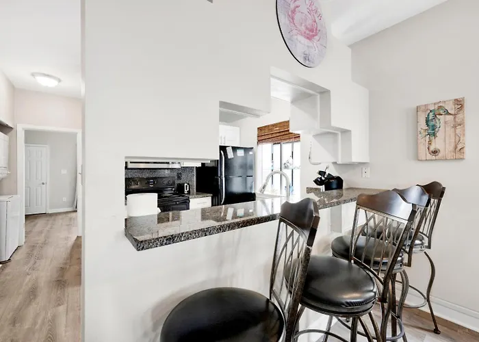 Dolphin View Duplex A Beachfront Pet Friendly *