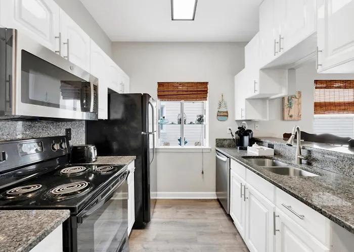 Holiday home Dolphin View Duplex A Beachfront Pet Friendly *